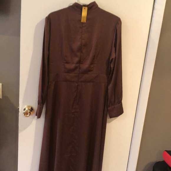 Conservative dress - Picture 3 of 6